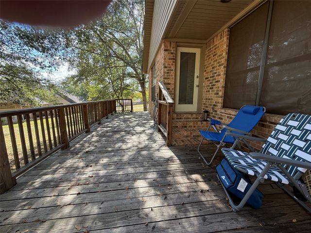 16 Golfview Manor Road, Huntsville, TX 77340