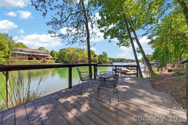 16118 Tana Tea Circle, Tega Cay, SC 29708