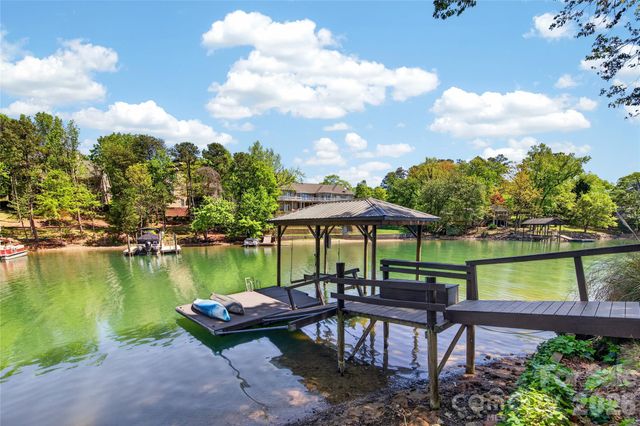 16118 Tana Tea Circle, Tega Cay, SC 29708