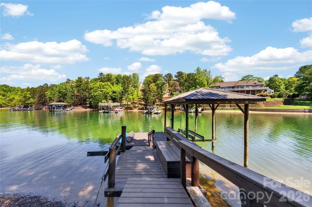 16118 Tana Tea Circle, Tega Cay, SC 29708