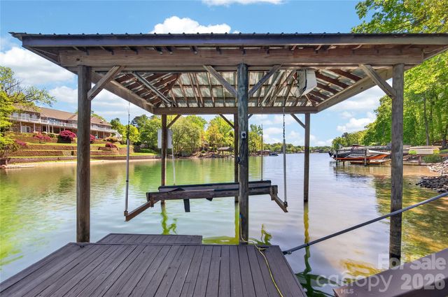 16118 Tana Tea Circle, Tega Cay, SC 29708