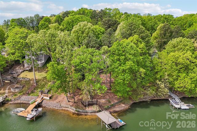 16118 Tana Tea Circle, Tega Cay, SC 29708