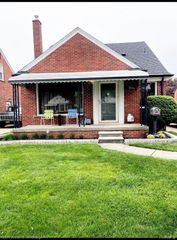 10061 Colwell Avenue, Allen Park, MI 48101