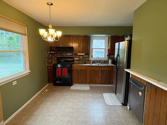 22 Sias Lane, Ogden, NY 14559