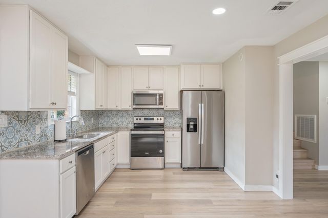 216 NW Chateaugay Street, Fort Walton Beach, FL 32548