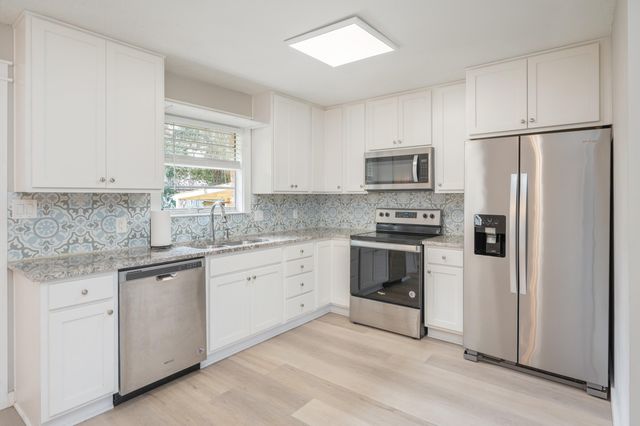 216 NW Chateaugay Street, Fort Walton Beach, FL 32548