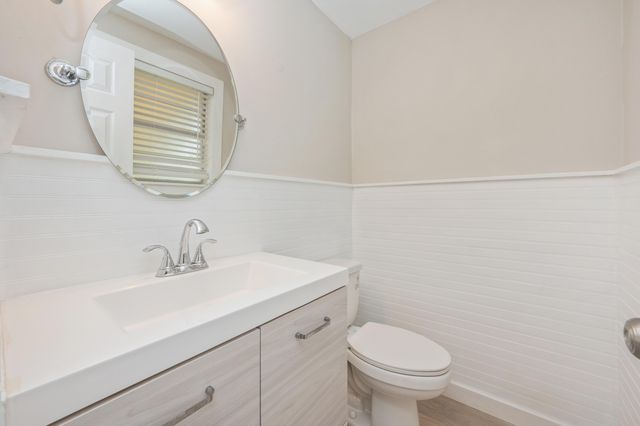 216 NW Chateaugay Street, Fort Walton Beach, FL 32548