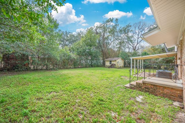 216 NW Chateaugay Street, Fort Walton Beach, FL 32548