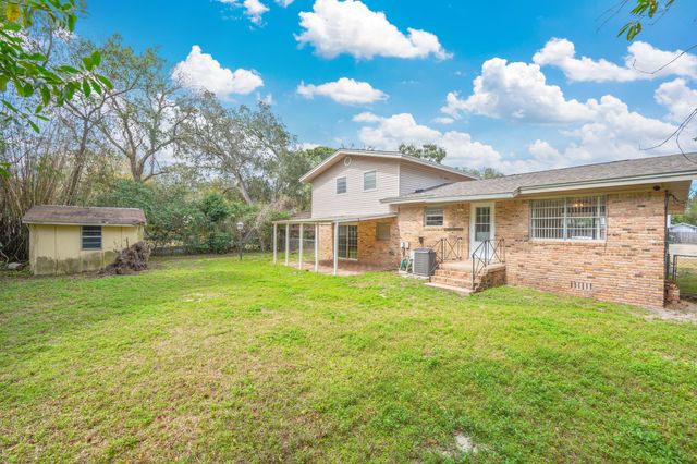 216 NW Chateaugay Street, Fort Walton Beach, FL 32548