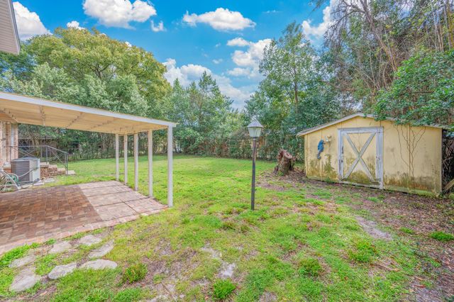 216 NW Chateaugay Street, Fort Walton Beach, FL 32548