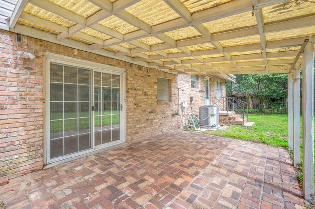 216 NW Chateaugay Street, Fort Walton Beach, FL 32548