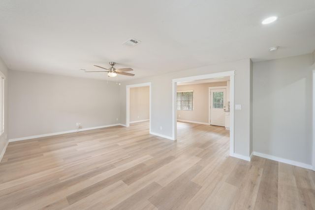 216 NW Chateaugay Street, Fort Walton Beach, FL 32548