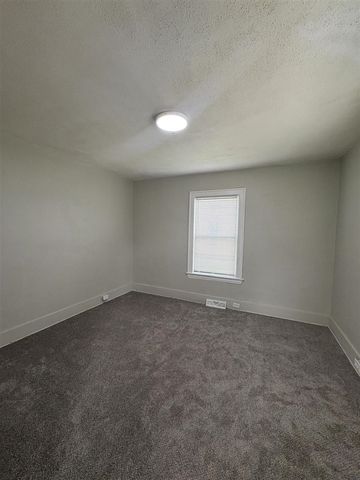 1025 Hamilton Avenue, Grand Rapids, MI 49504