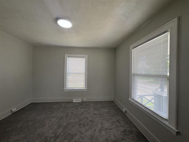 1025 Hamilton Avenue, Grand Rapids, MI 49504