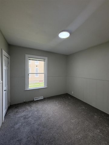 1025 Hamilton Avenue, Grand Rapids, MI 49504