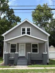 1025 Hamilton Avenue, Grand Rapids, MI 49504
