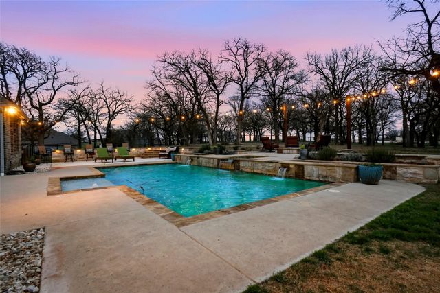 263 Hlavek Road, Decatur, TX 76234