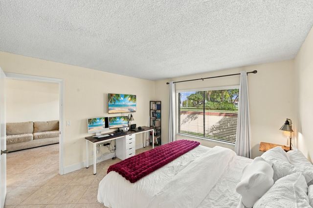 6585 Somerset Drive 102, Boca Raton, FL 33433