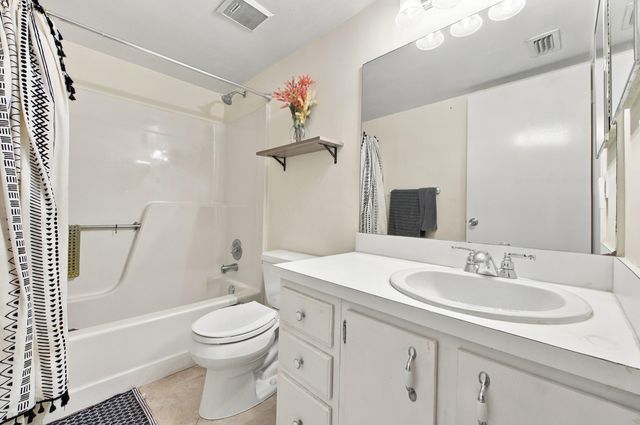 6585 Somerset Drive 102, Boca Raton, FL 33433