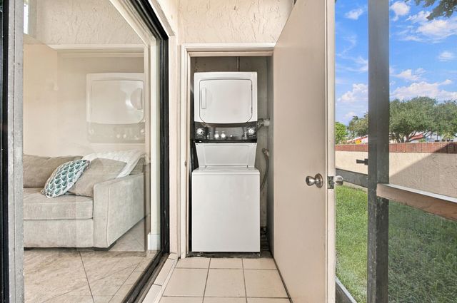 6585 Somerset Drive 102, Boca Raton, FL 33433