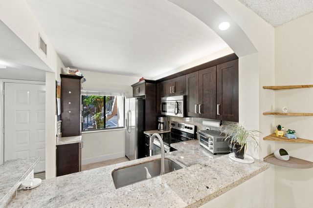 6585 Somerset Drive 102, Boca Raton, FL 33433