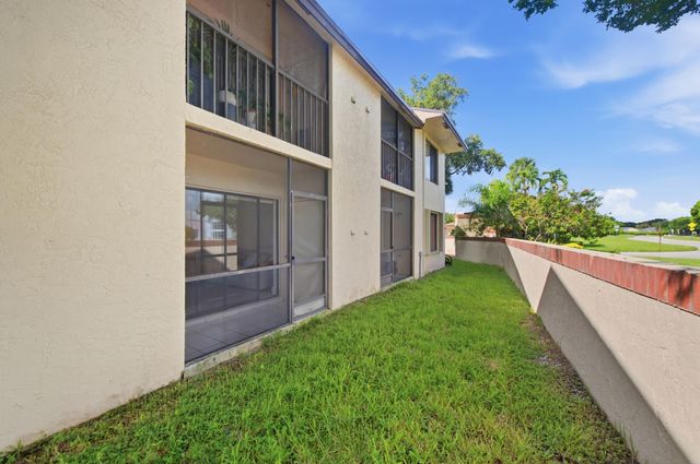 6585 Somerset Drive 102, Boca Raton, FL 33433