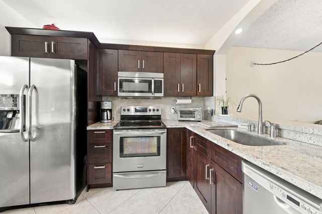 6585 Somerset Drive 102, Boca Raton, FL 33433