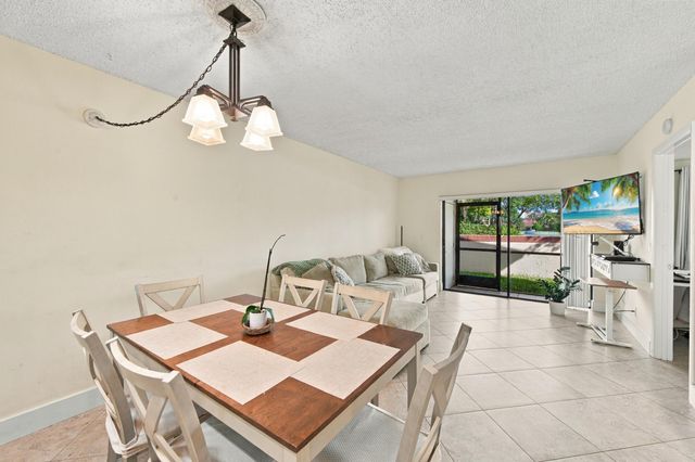 6585 Somerset Drive 102, Boca Raton, FL 33433