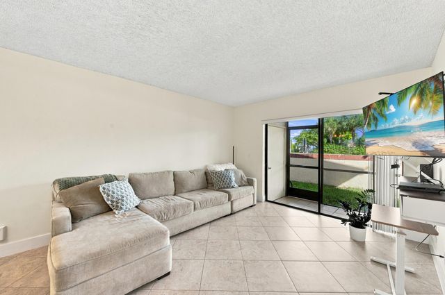 6585 Somerset Drive 102, Boca Raton, FL 33433