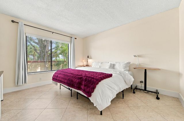 6585 Somerset Drive 102, Boca Raton, FL 33433