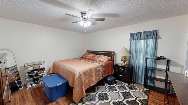 179 Country Cottage Circle, Carrollton, GA 30116