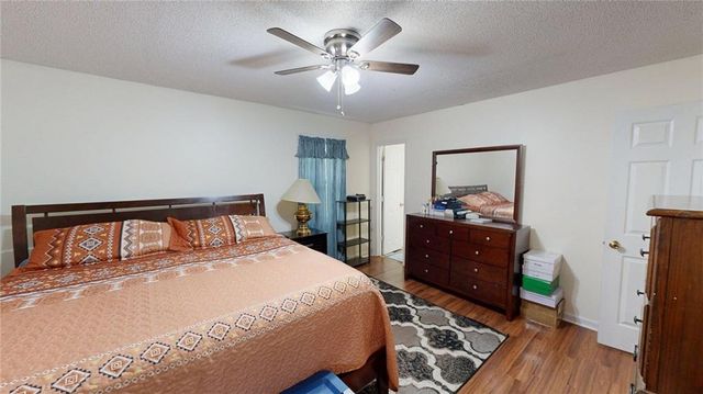 179 Country Cottage Circle, Carrollton, GA 30116