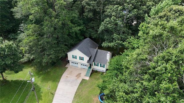 179 Country Cottage Circle, Carrollton, GA 30116