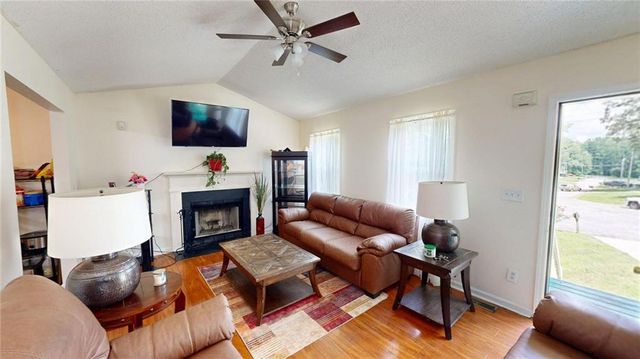 179 Country Cottage Circle, Carrollton, GA 30116