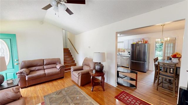 179 Country Cottage Circle, Carrollton, GA 30116