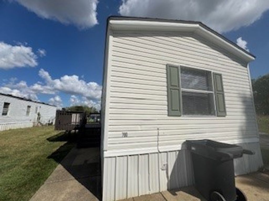 700 Trevor Ln, Oak Grove, KY 42262