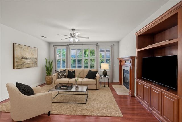 2047 Katnich Ln, Lodi, CA 95242