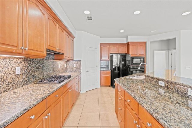 2047 Katnich Ln, Lodi, CA 95242