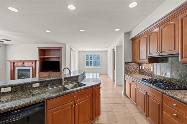 2047 Katnich Ln, Lodi, CA 95242