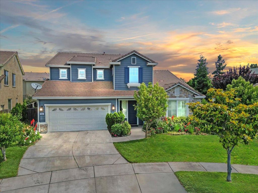 2047 Katnich Ln, Lodi, CA 95242