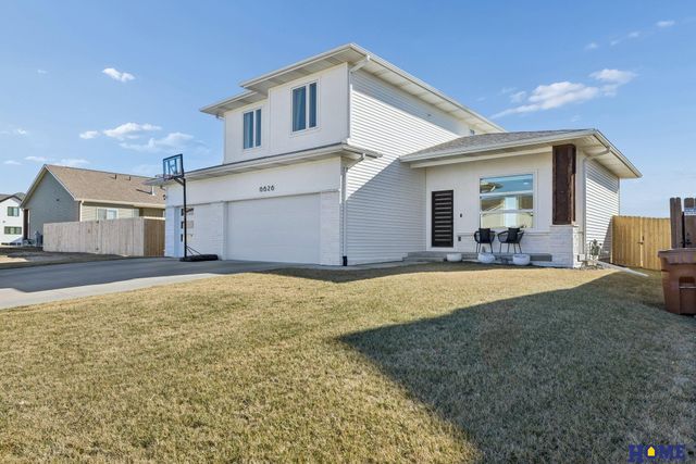 6626 Verano Drive, Lincoln, NE 68523