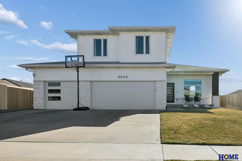 6626 Verano Drive, Lincoln, NE 68523
