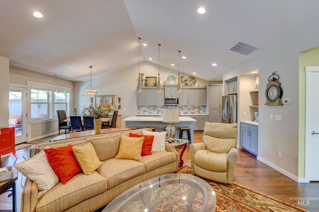 1915 S Tristram Ln, Meridian, ID 83642
