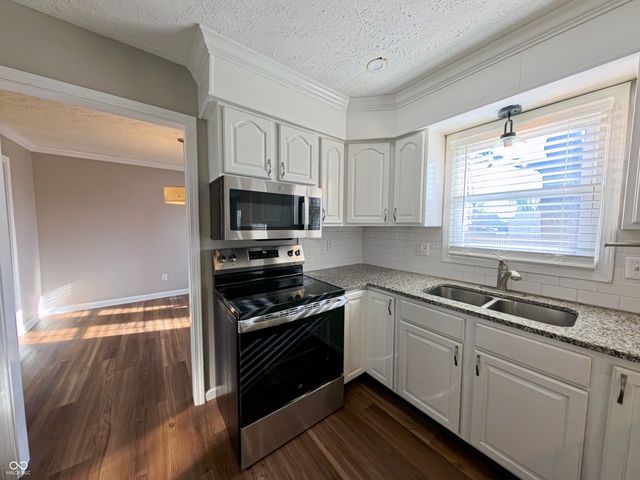 1045 Swinford Street, Shelbyville, IN 46176