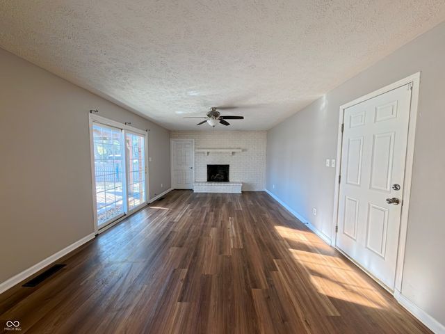 1045 Swinford Street, Shelbyville, IN 46176