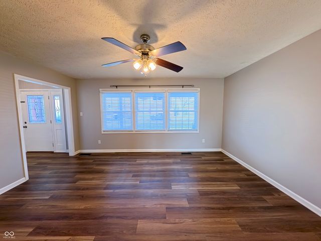 1045 Swinford Street, Shelbyville, IN 46176