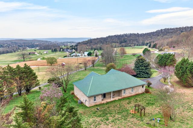 444 Mackie Rd, Sparta, TN 38583