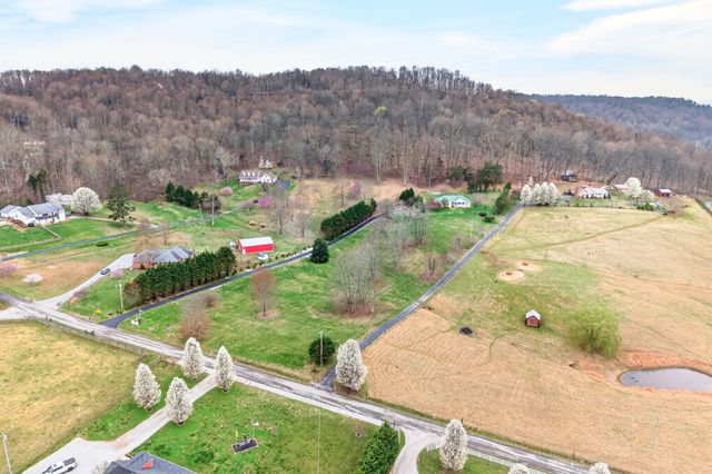 444 Mackie Rd, Sparta, TN 38583