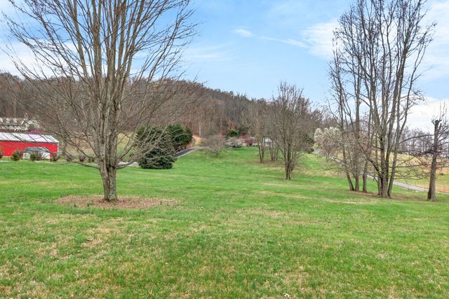 444 Mackie Rd, Sparta, TN 38583
