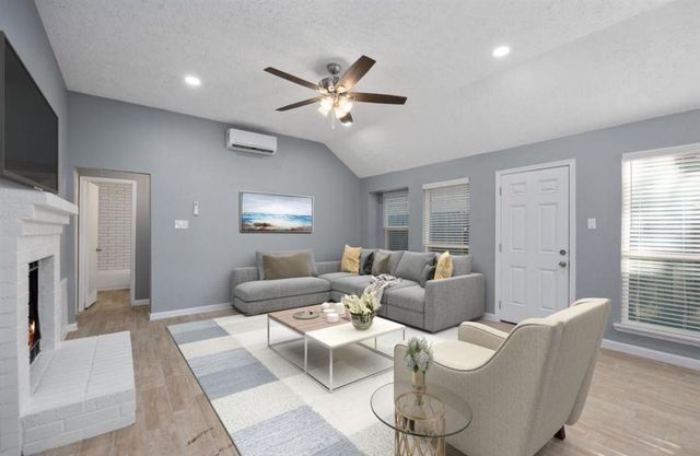 5622 Lycomb Drive, Houston, TX 77053